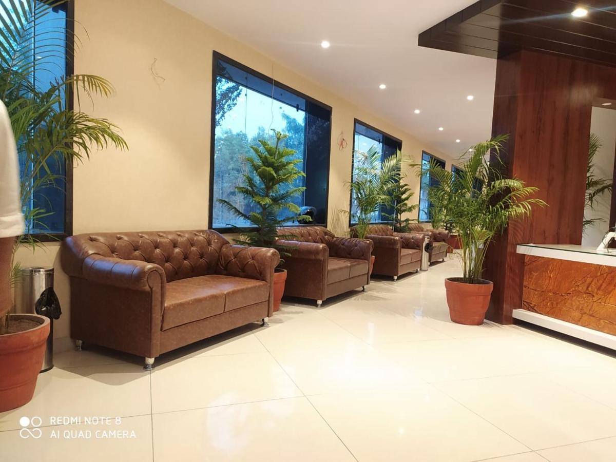 Rajlaxmi Hotel - Free Airport Pickup And Drop Jaipur Exterior photo